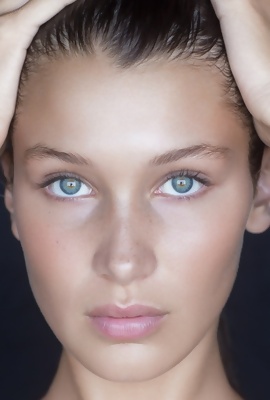 Supermodel Bella Hadid - sexy pics